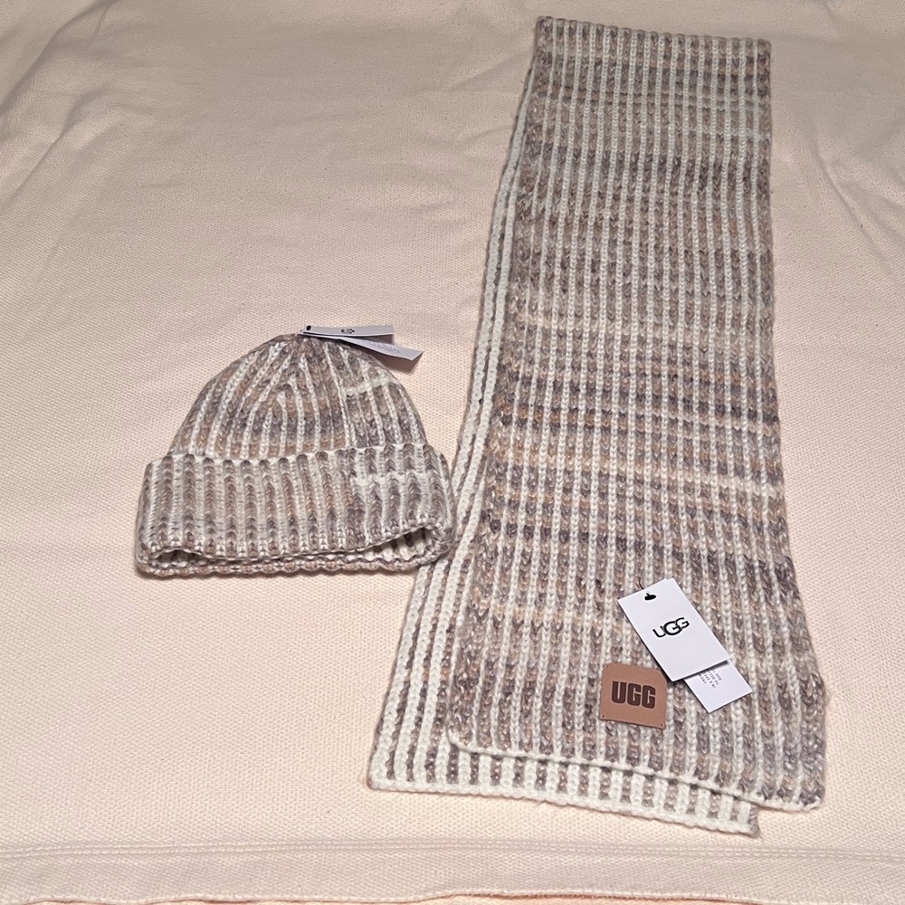 UGG Hat and Scarf set brand new with tags - Picture 3 of 6